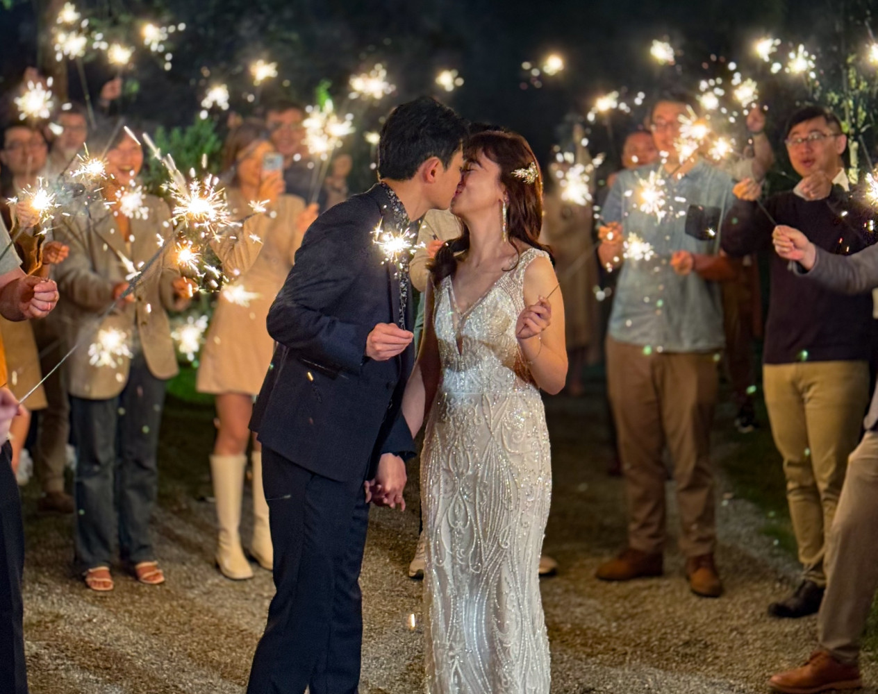 Key Tips for DIY Elegant Outdoor Wedding Decorations