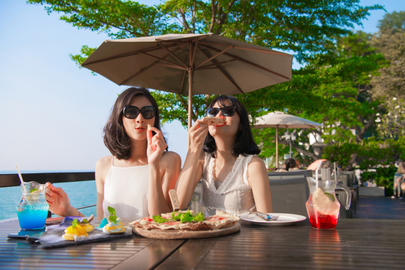 Exclusive Two Meal One Night Offer
