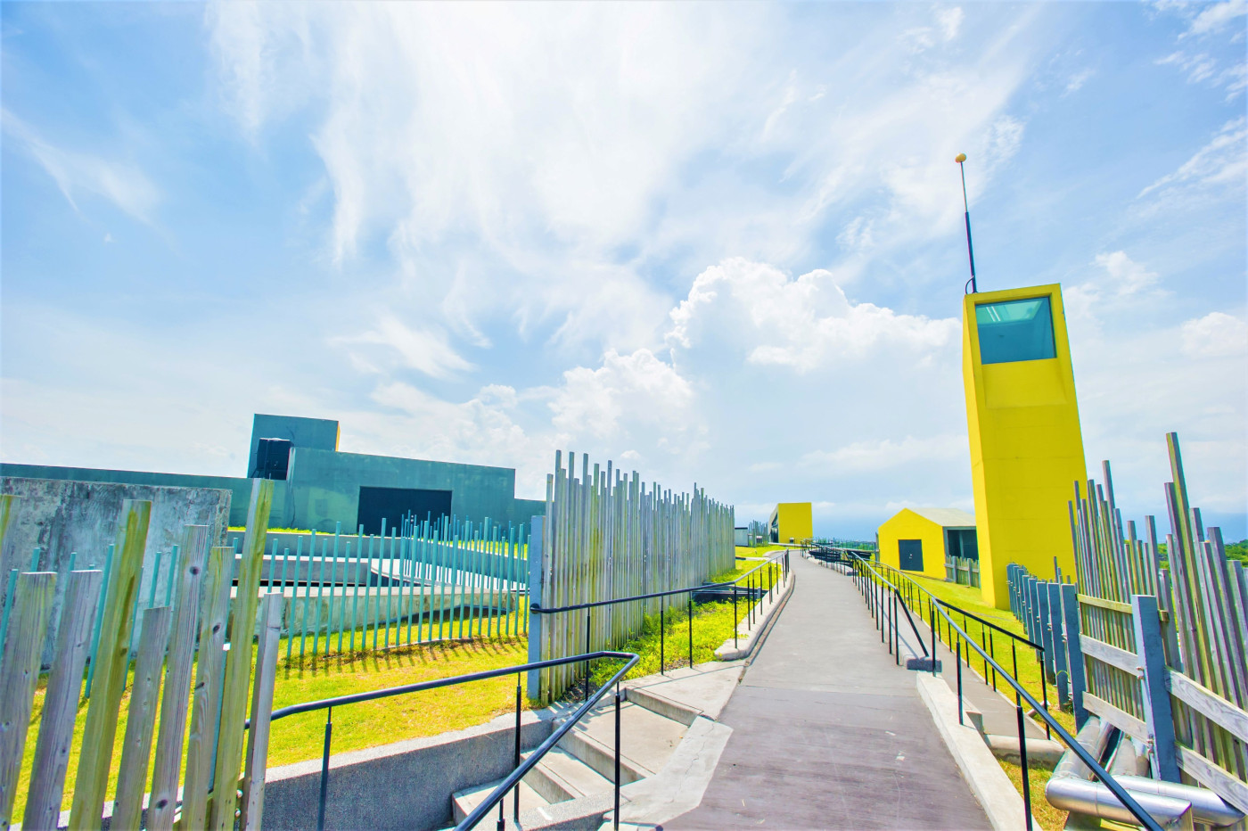 Zhuangwei Sand Dunes Visitor Center: Extreme Serenity on the Yilan Coast